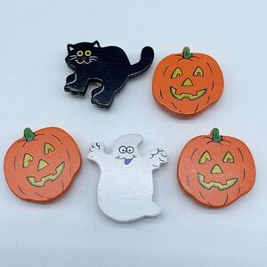 Lot Of 5 Halloween Button Covers Pumpkins Ghost Scared Cat Wood